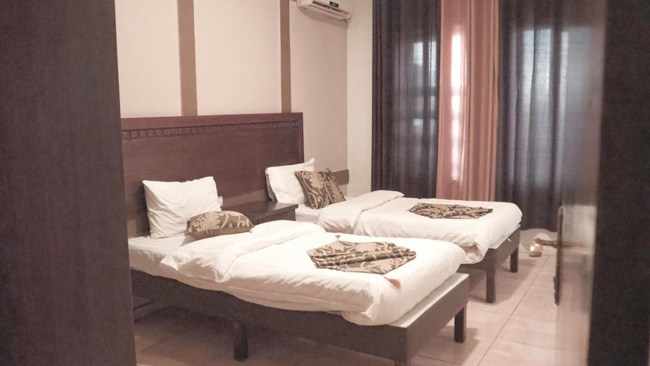 Al Fawanes Hotel Apartments Al Yadudah Exterior foto